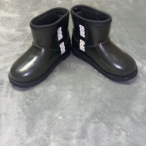 Girls Classic Clear Ugg Boots Black Size 12